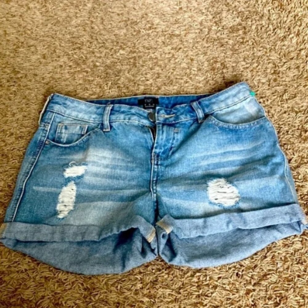 💕 3/$25 💕 F&F Distressed Jean Shorts 10